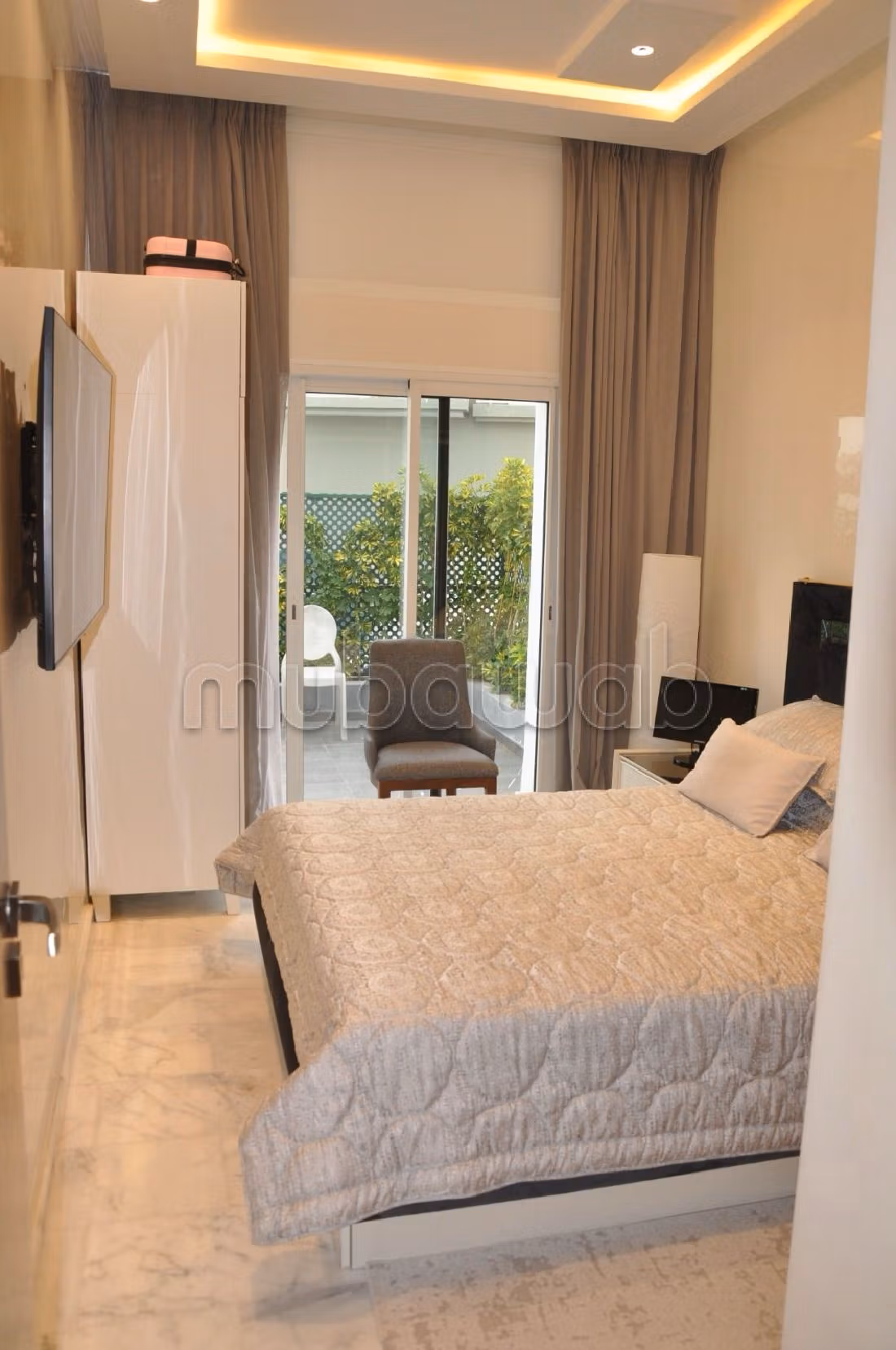 Splendido appartamento da acquistare. Superficie 170 m². Impianto di aria condizionata e piscina. 