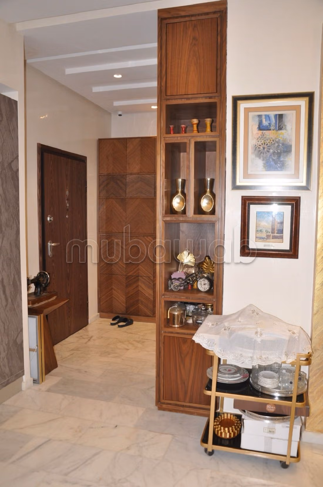 Splendido appartamento da acquistare. Superficie 170 m². Impianto di aria condizionata e piscina. 