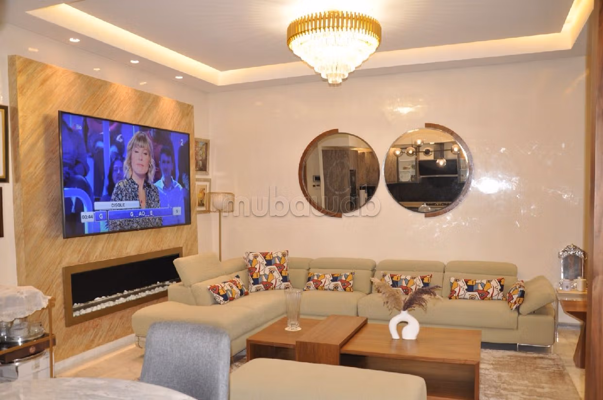 Splendido appartamento da acquistare. Superficie 170 m². Impianto di aria condizionata e piscina. 