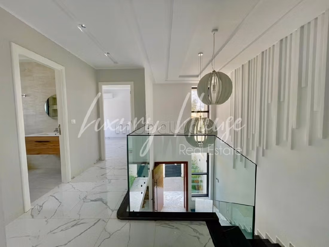 Affitta casa. 4 camere. Garage e terrazzo