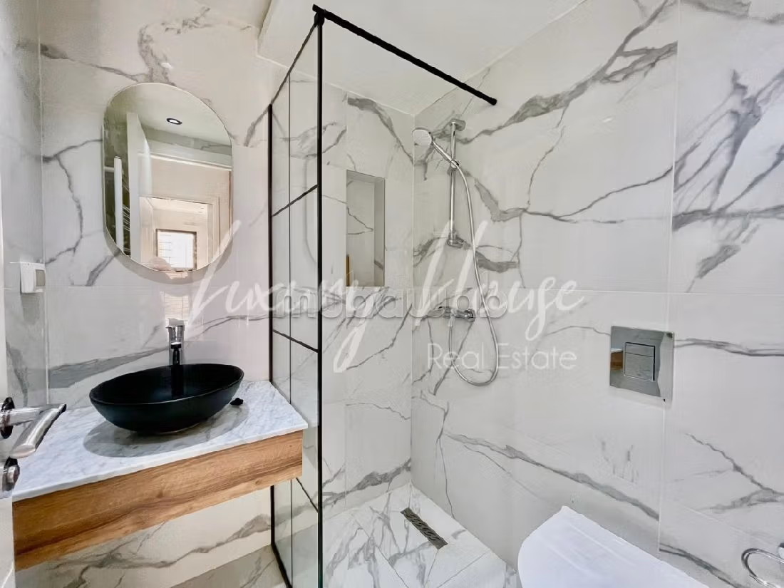 Affitta casa. 4 camere. Garage e terrazzo