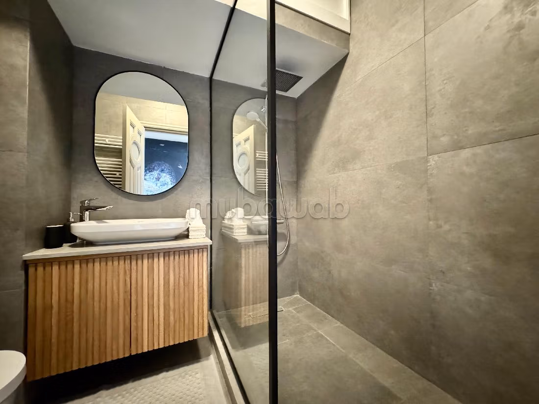 Nu huren: appartementen in Triangle d'Or. 3 Slaapkamers. Gemeubileerd