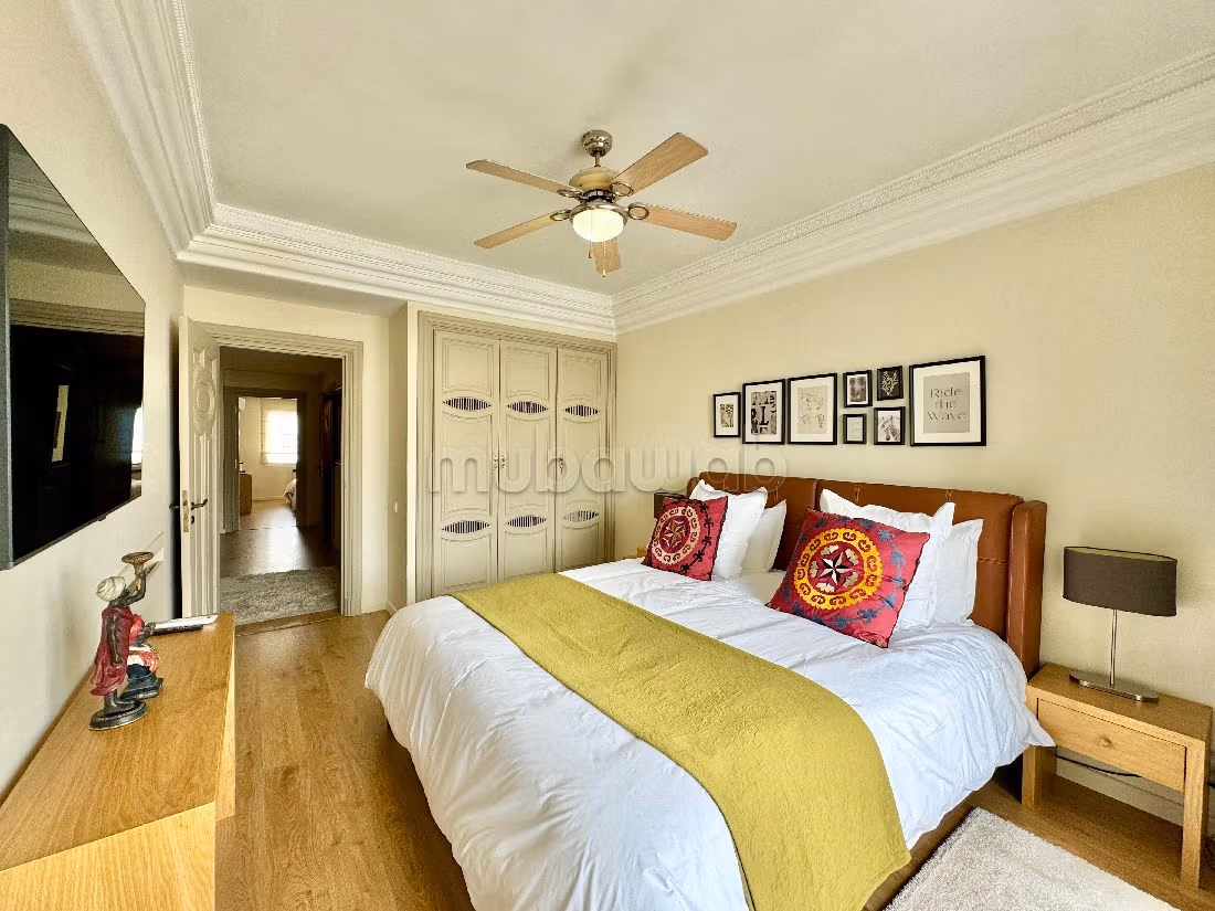 Nu huren: appartementen in Triangle d'Or. 3 Slaapkamers. Gemeubileerd