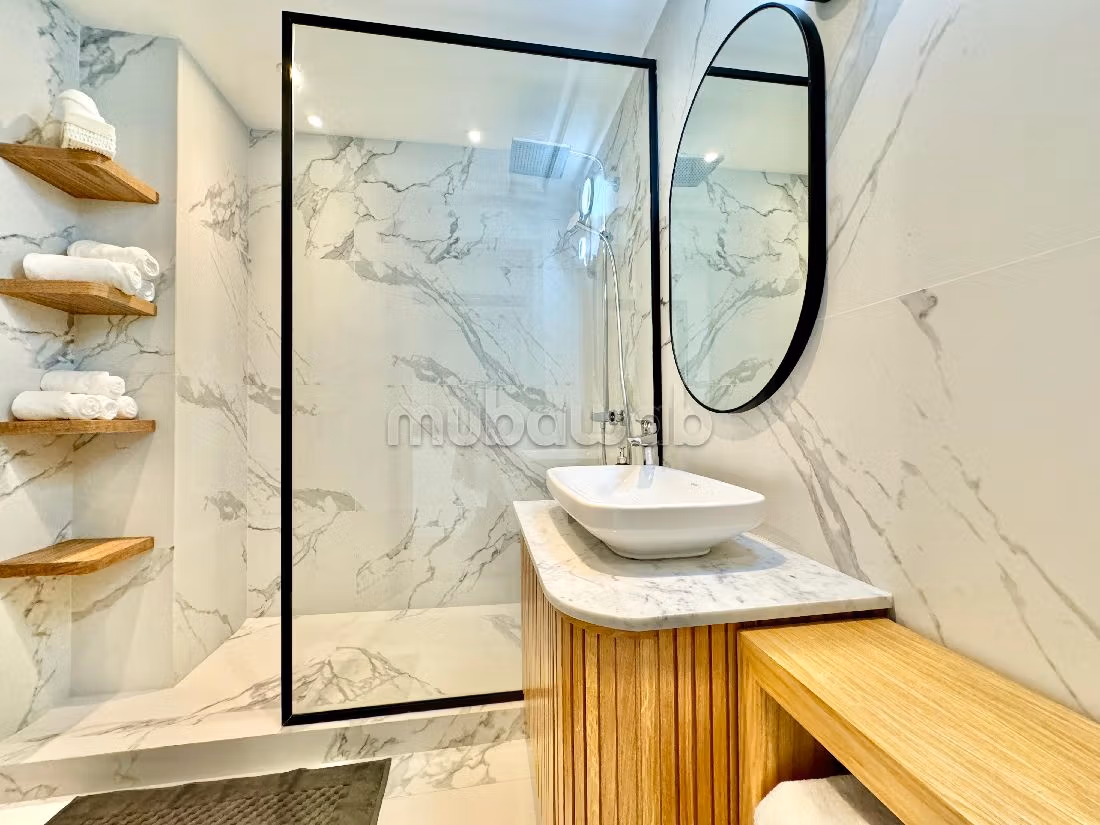 Nu huren: appartementen in Triangle d'Or. 3 Slaapkamers. Gemeubileerd