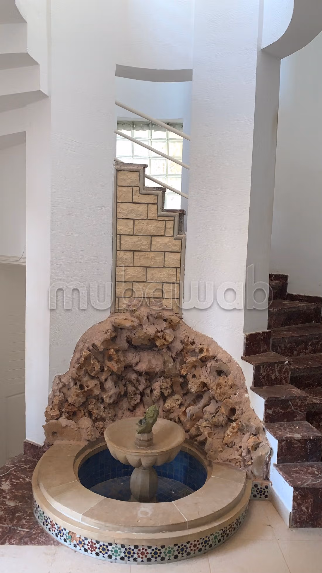 فيلا جميلة للبيع بالسعيدية. المساحة 150 م². صحن هوائي والأمن والحراسة. 