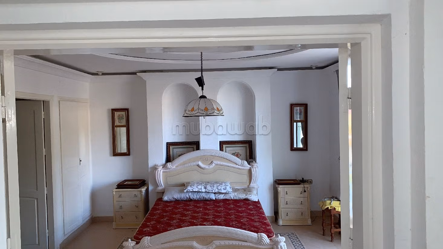 فيلا جميلة للبيع بالسعيدية. المساحة 150 م². صحن هوائي والأمن والحراسة. 