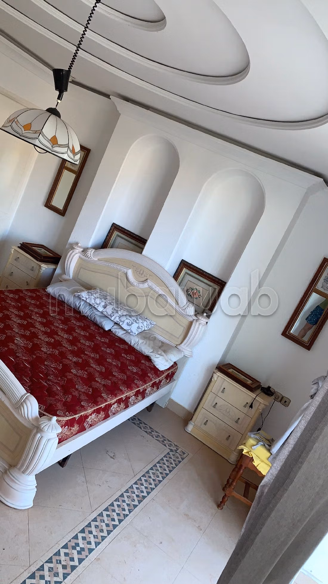 فيلا جميلة للبيع بالسعيدية. المساحة 150 م². صحن هوائي والأمن والحراسة. 