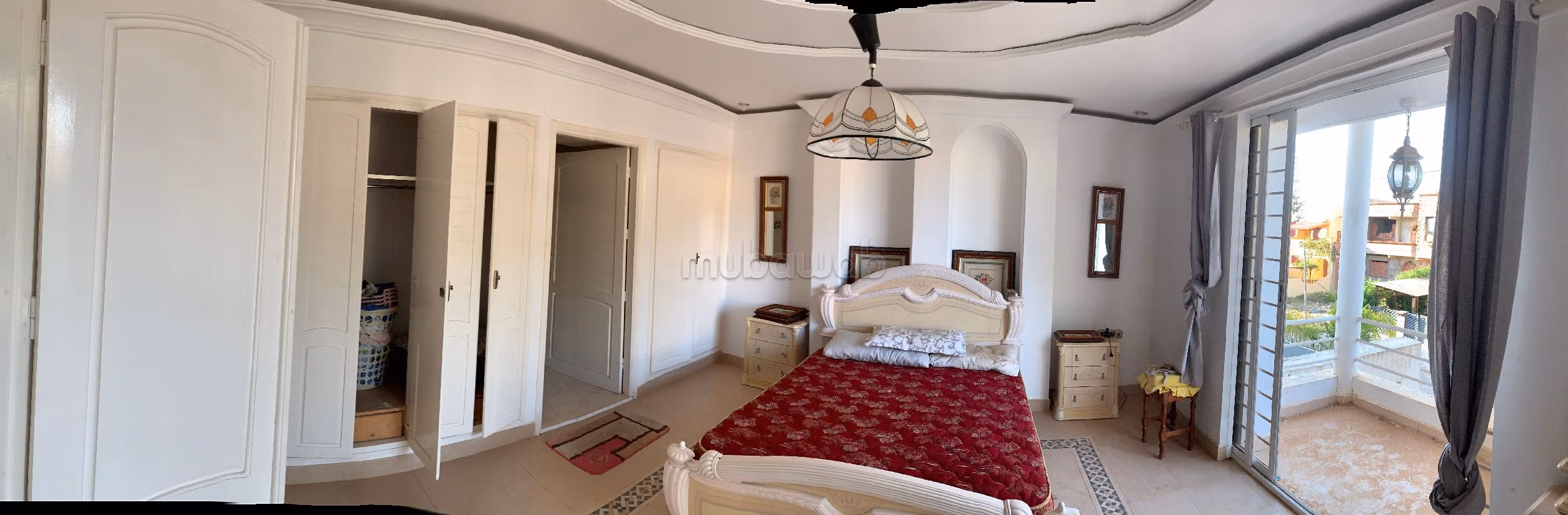 فيلا جميلة للبيع بالسعيدية. المساحة 150 م². صحن هوائي والأمن والحراسة. 