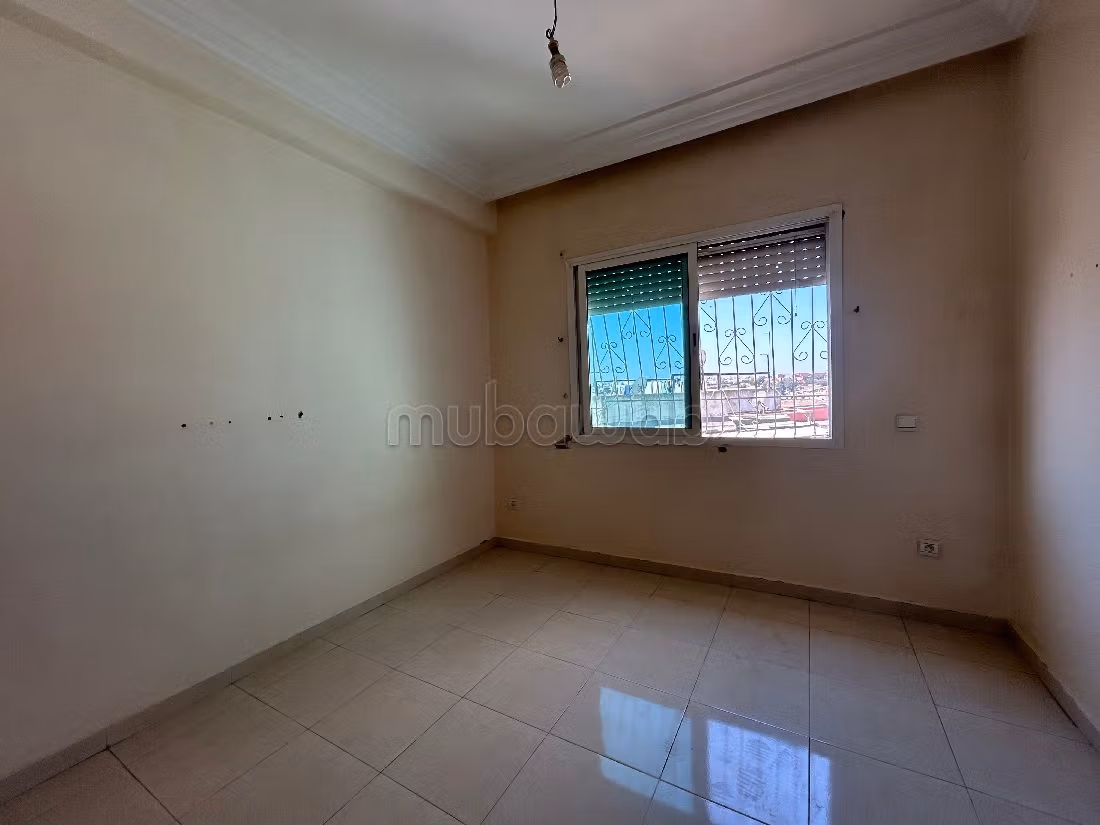 شقة رائعة للبيع ب النسيم 1.5 قطع مريحة. مع المرآب والمصعد