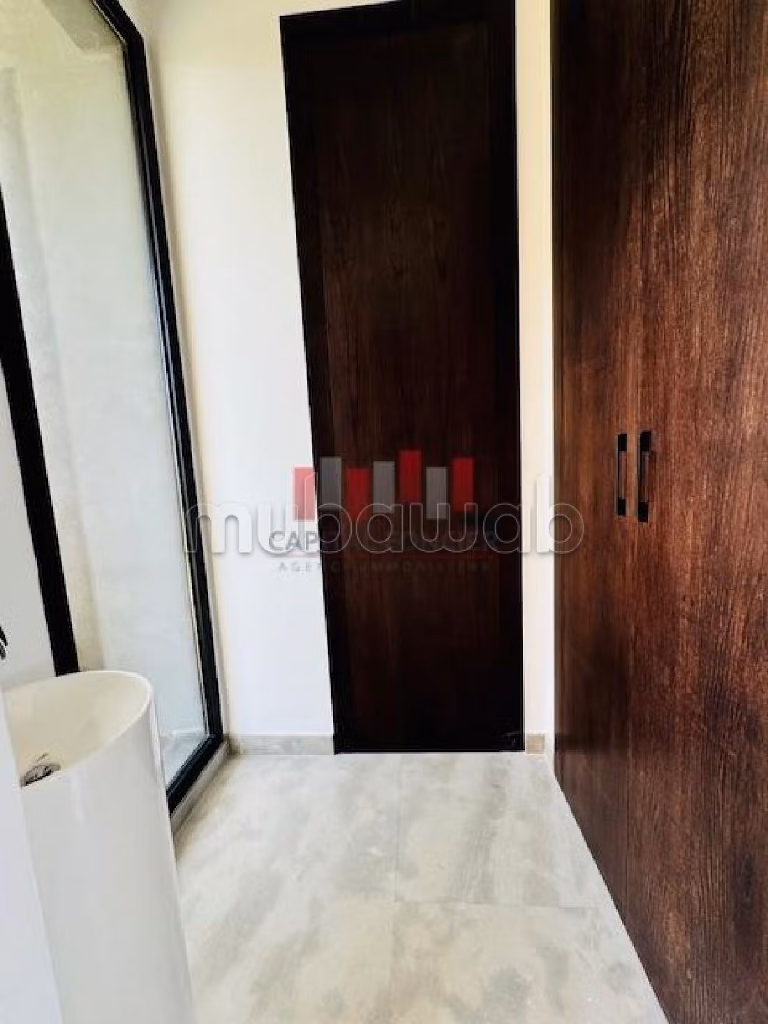 Maestosa residenza di lusso in affitto a Ain Diab. 4 belle camere da letto. Posto auto e terrazzo