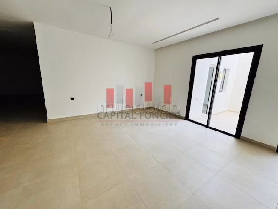 Maestosa residenza di lusso in affitto a Ain Diab. 4 belle camere da letto. Posto auto e terrazzo