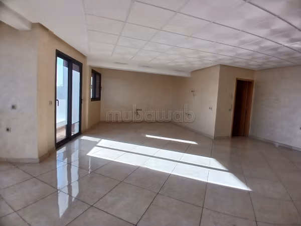 Offices for rent in Guéliz. Surface area 65 m². With Lift, Carpark.