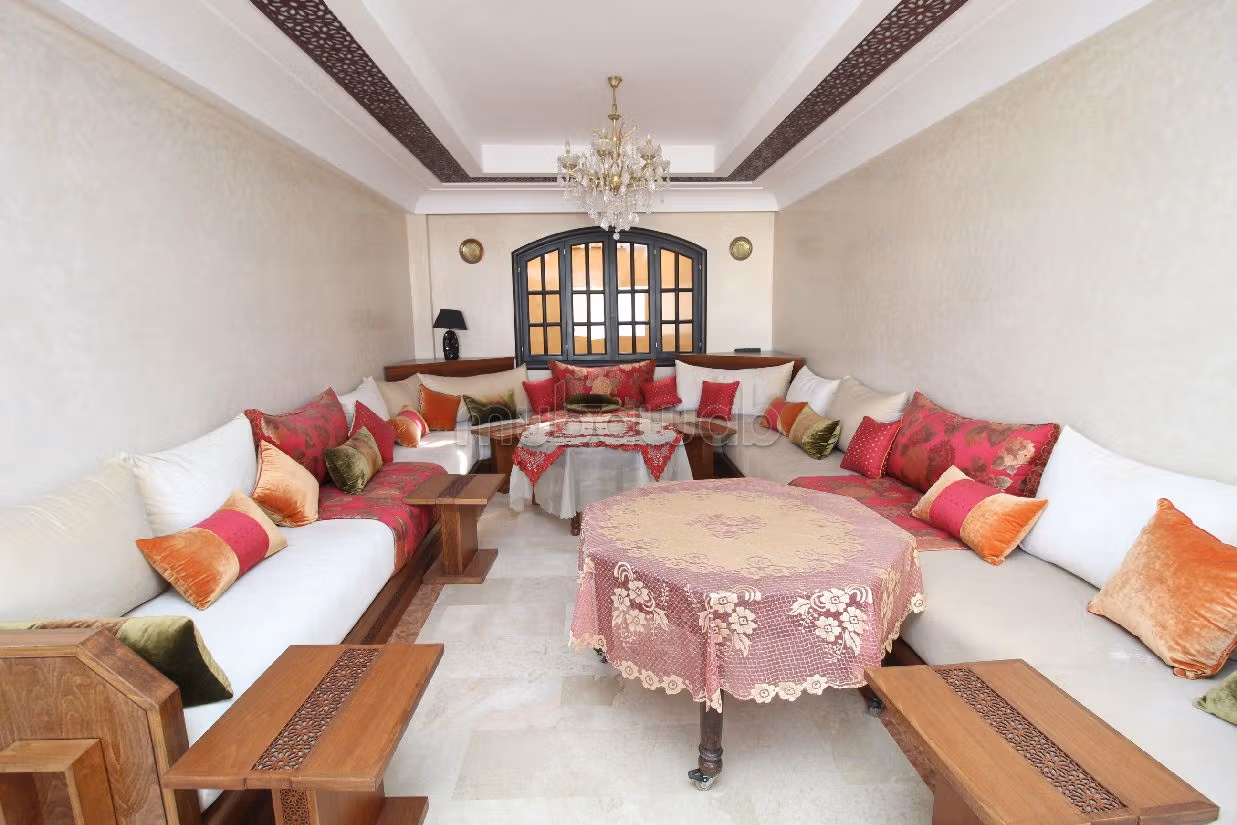 منزل ممتاز للبيع ب فونتي العليا. 4 غرف رائعة. صالون مغربي أصيل. 