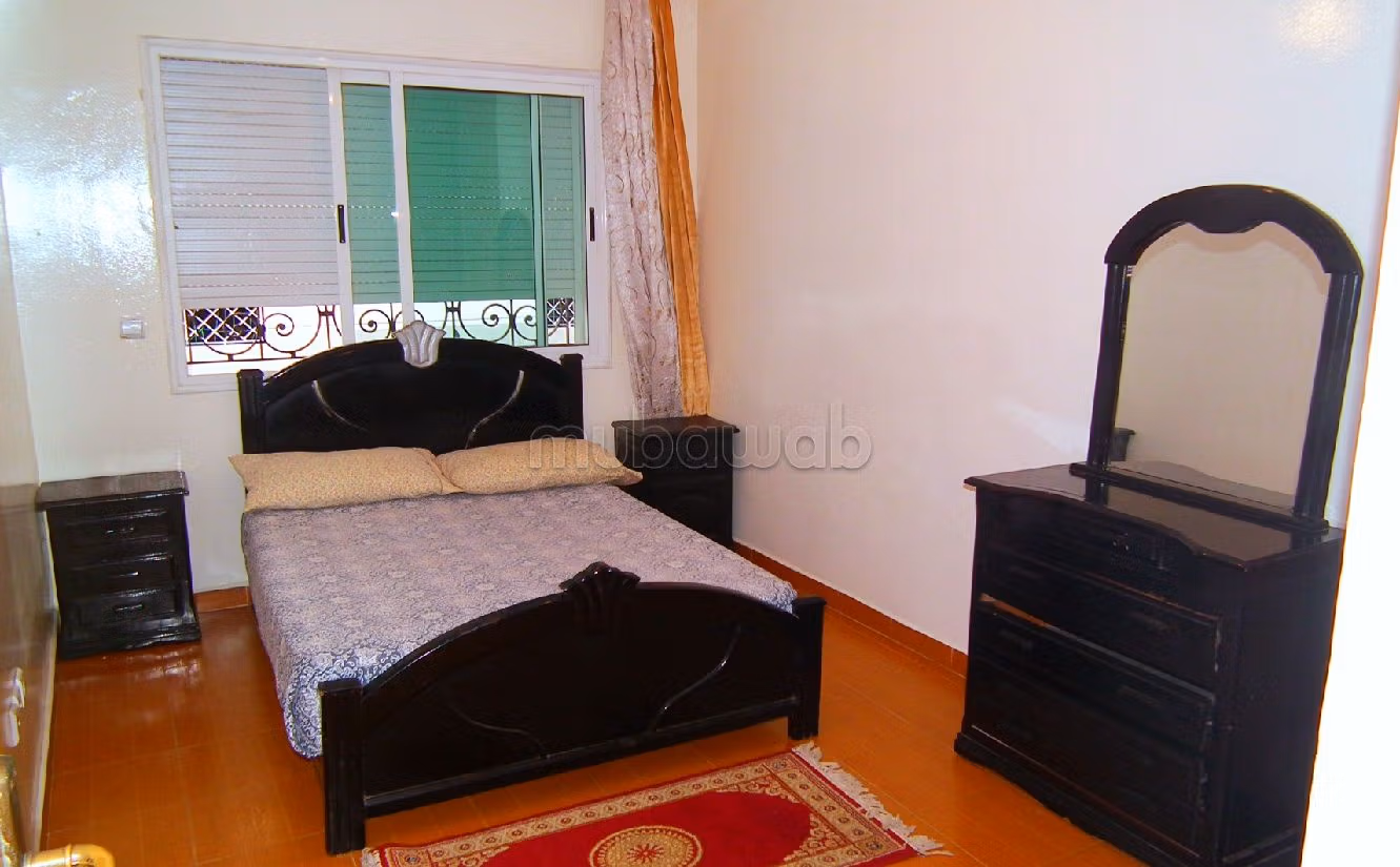 Affitta il tuo appartamento a Corniche. 2 locali spaziosi. Arredato