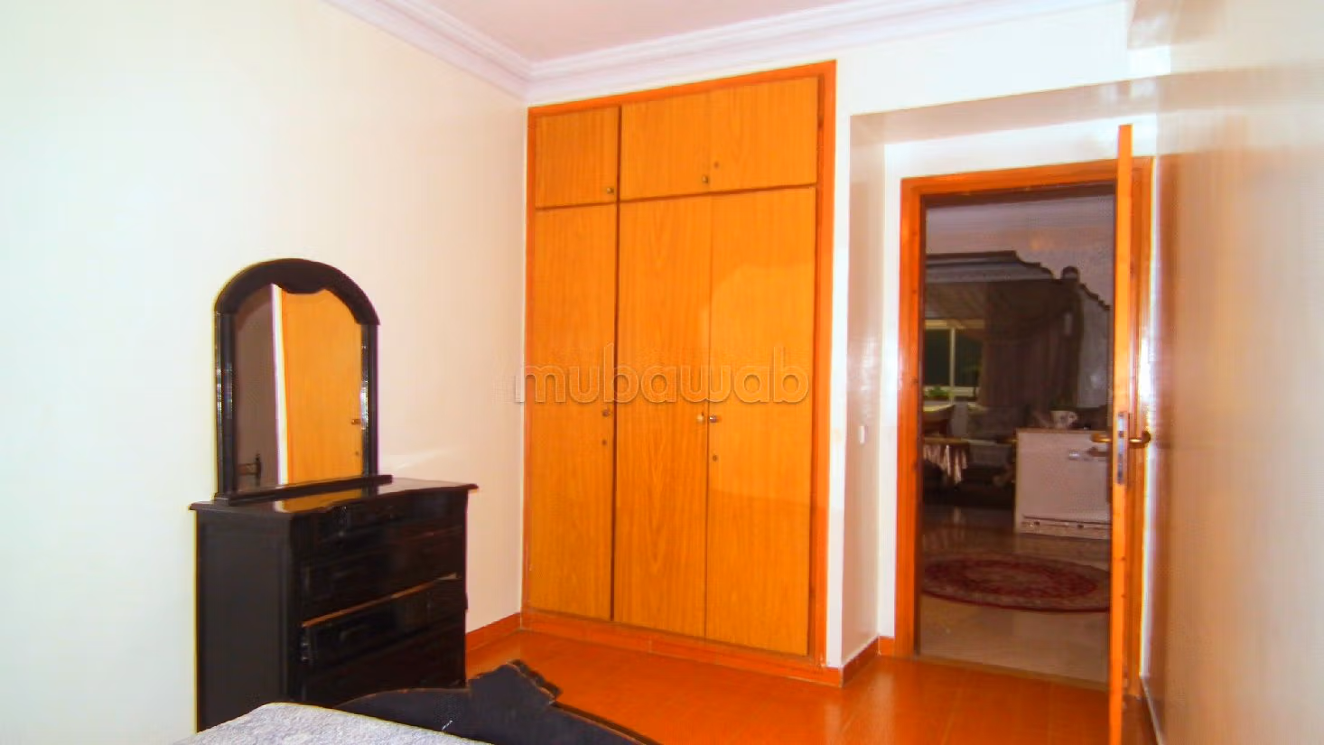 Affitta il tuo appartamento a Corniche. 2 locali spaziosi. Arredato