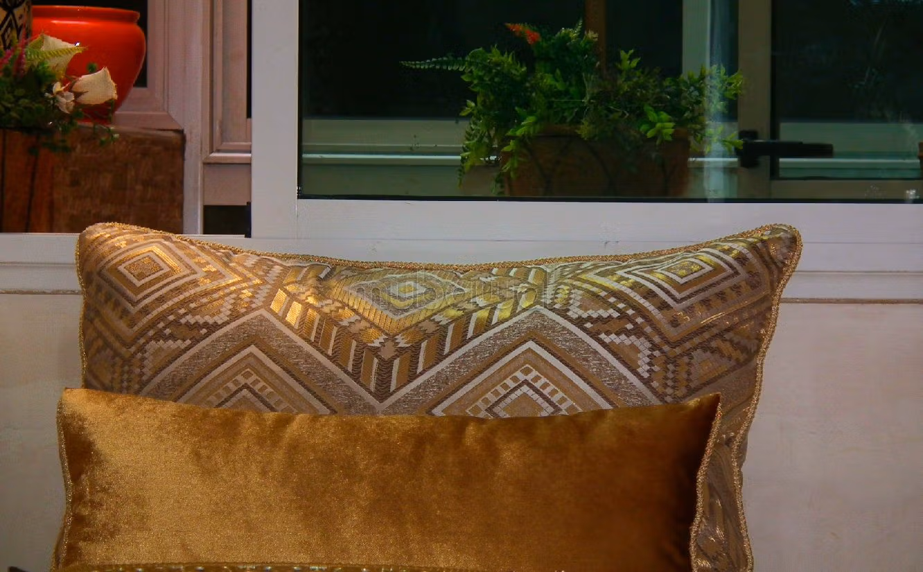 Affitta il tuo appartamento a Corniche. 2 locali spaziosi. Arredato