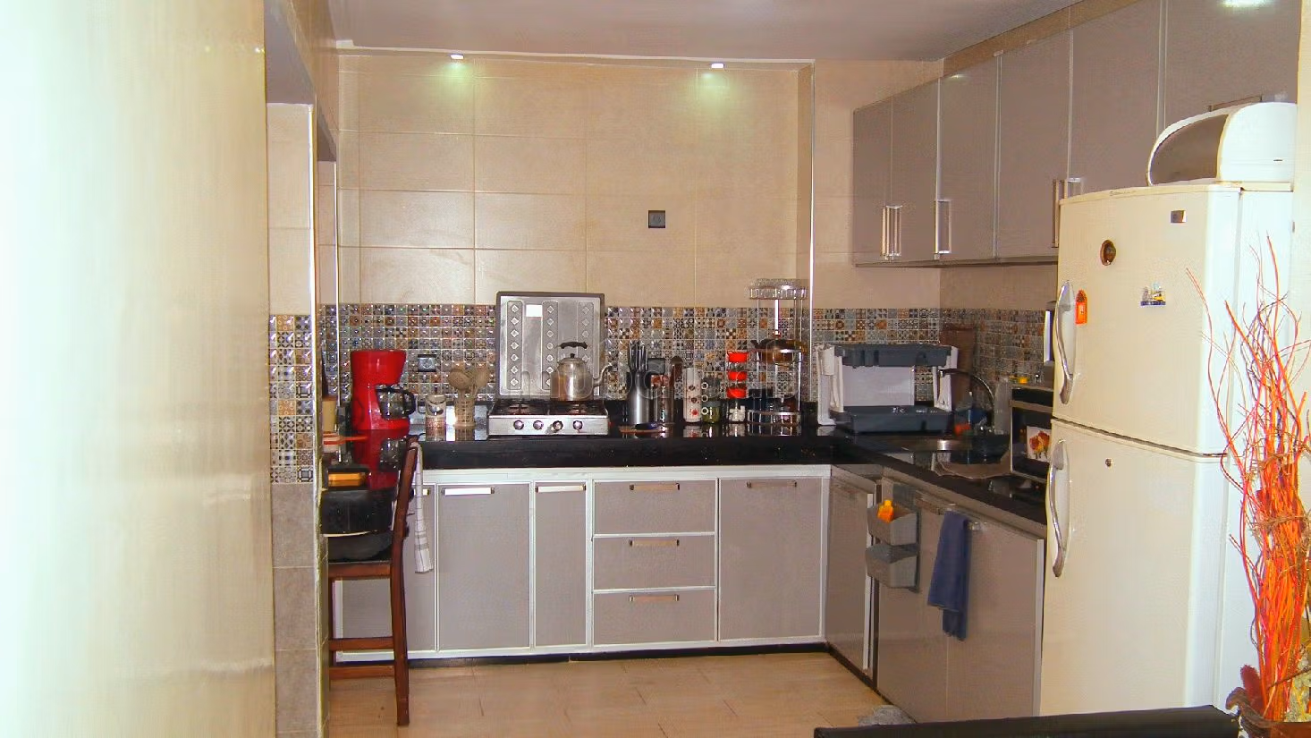 Affitta il tuo appartamento a Corniche. 2 locali spaziosi. Arredato