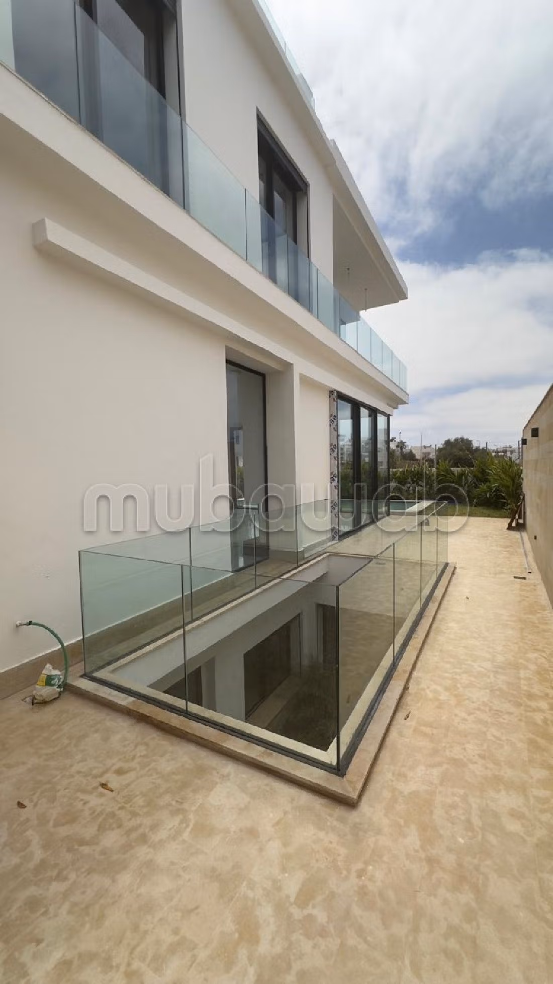 Villa's en luxe woningen om te huren in Ain Diab. Oppervlakte 500 m². Conciërge en airconditioning. 