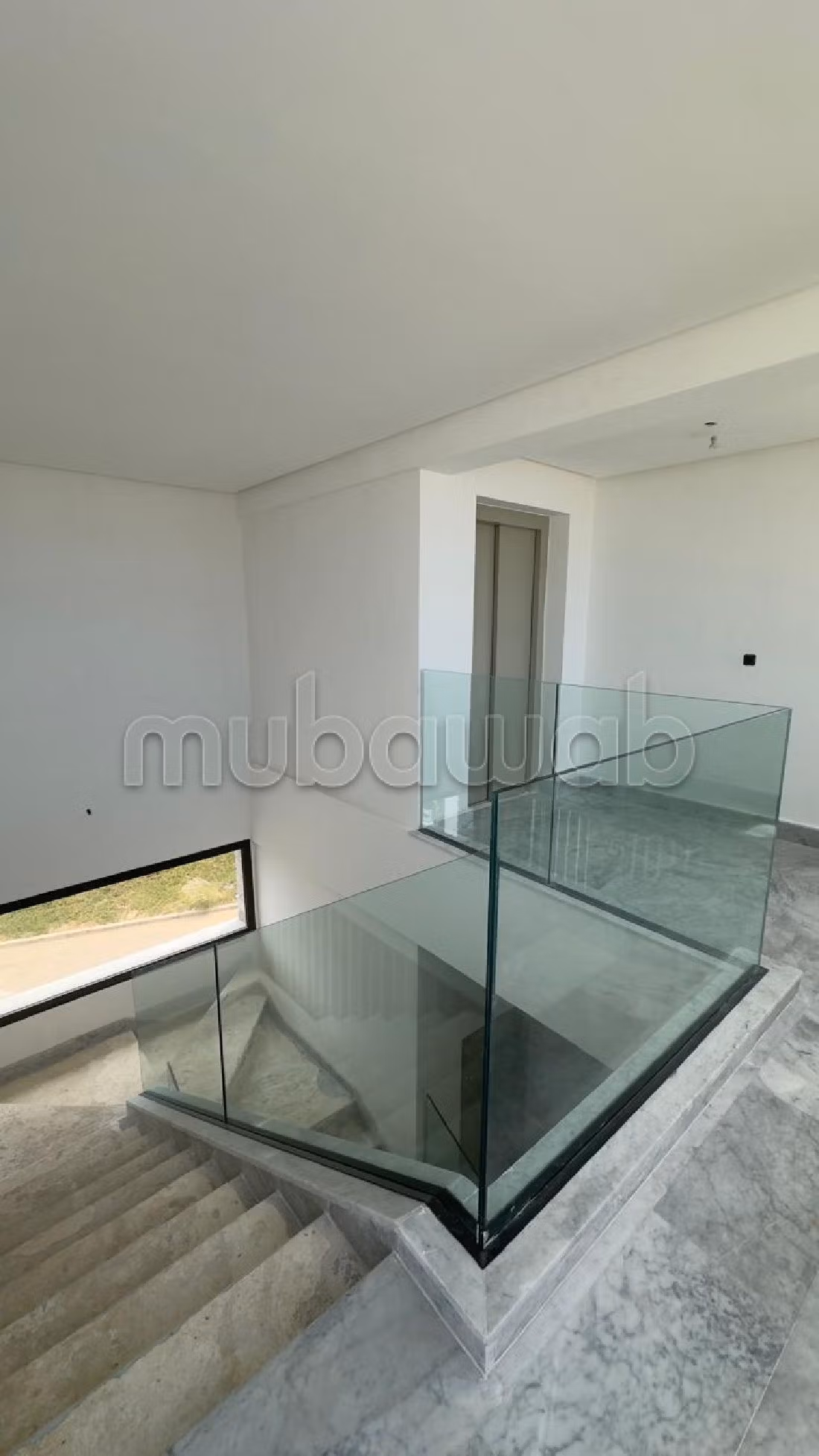 Villa's en luxe woningen om te huren in Ain Diab. Oppervlakte 500 m². Conciërge en airconditioning. 