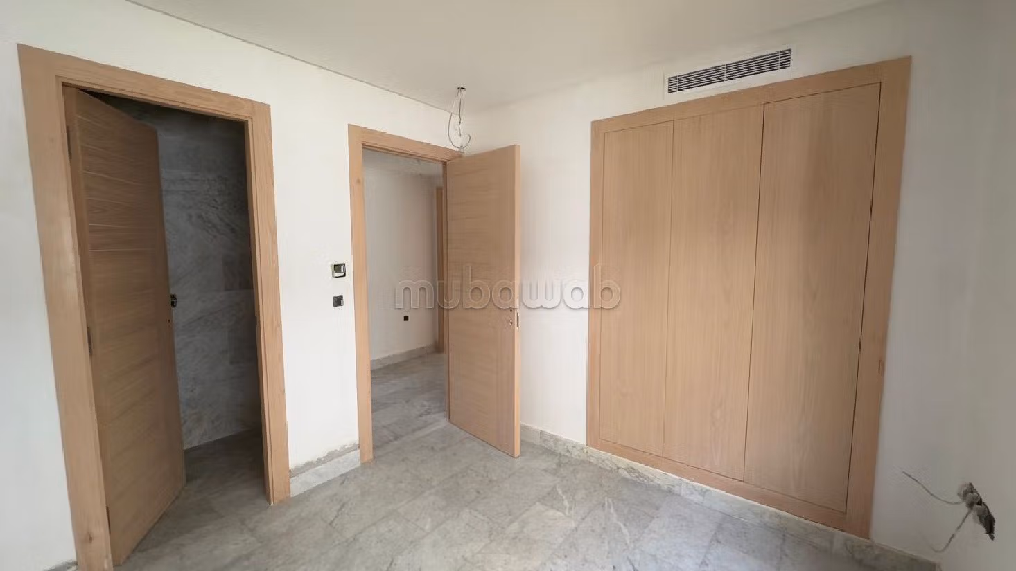 Villa's en luxe woningen om te huren in Ain Diab. Oppervlakte 500 m². Conciërge en airconditioning. 