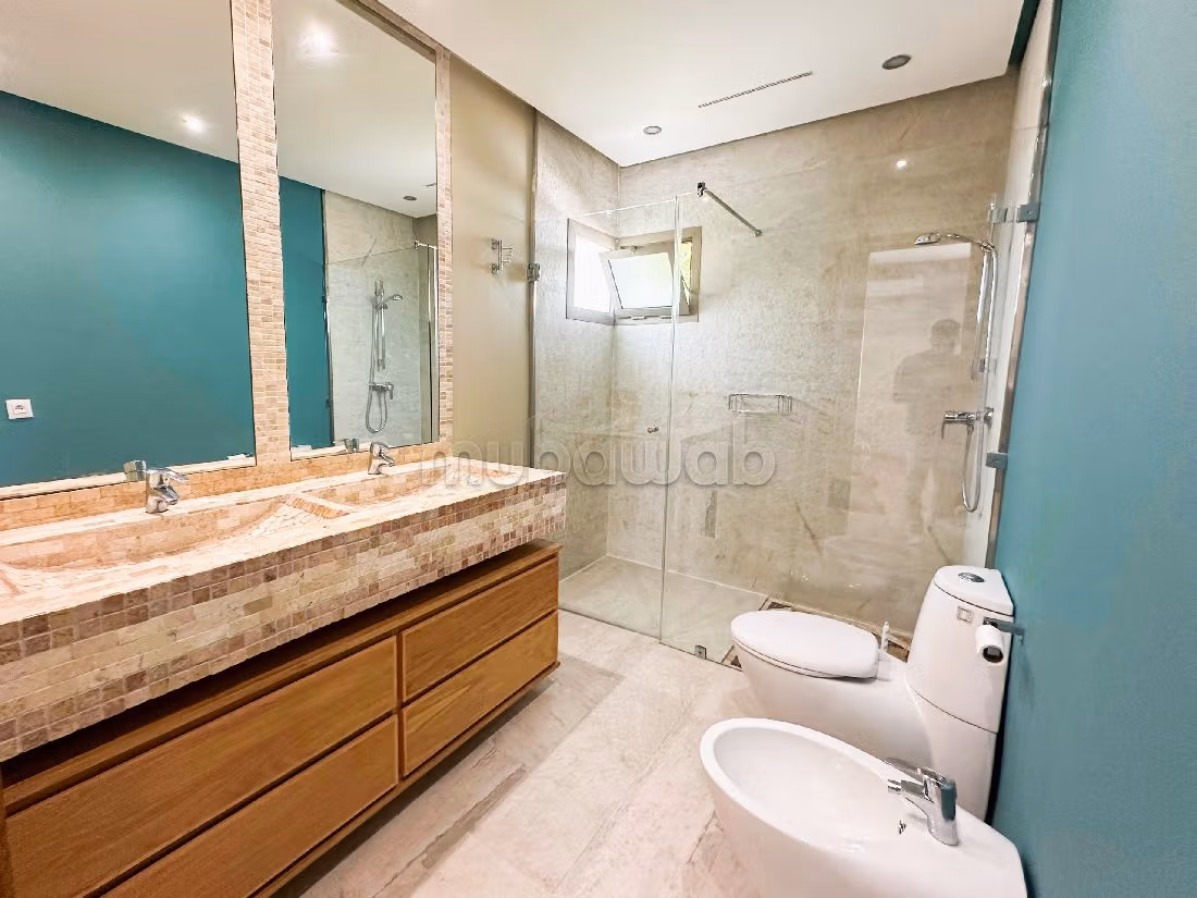 Alquiler villa de lujo. 3 bonitas habitaciones. Con muebles