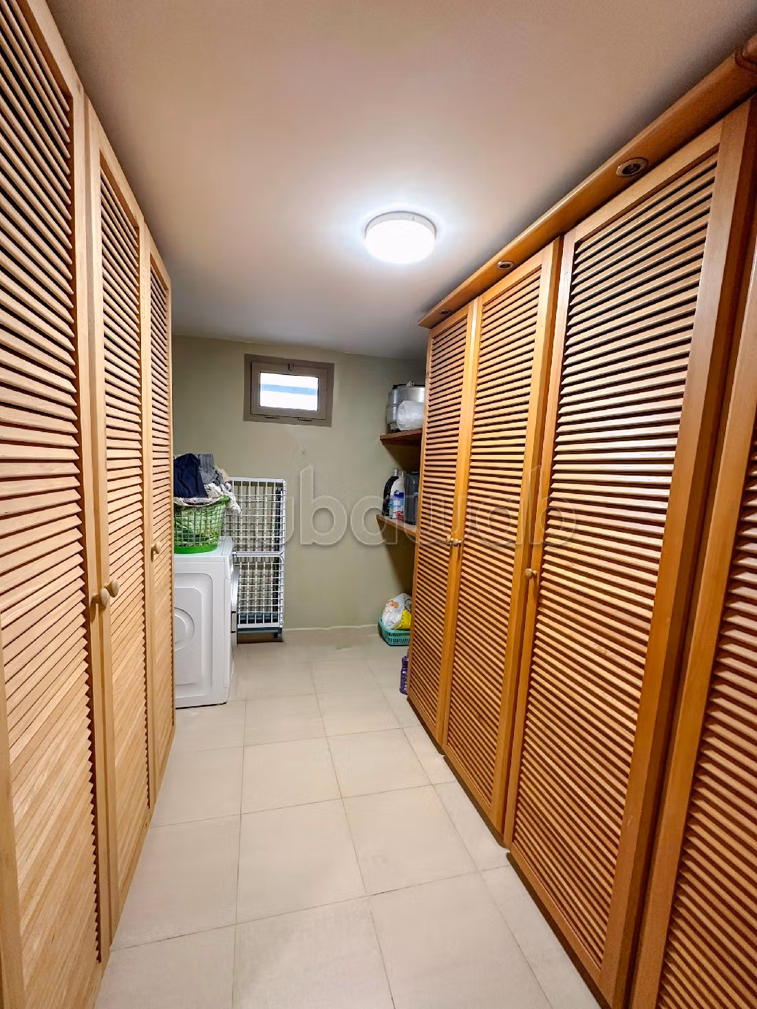 Alquiler villa de lujo. 3 bonitas habitaciones. Con muebles