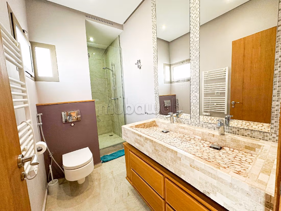 Alquiler villa de lujo. 3 bonitas habitaciones. Con muebles