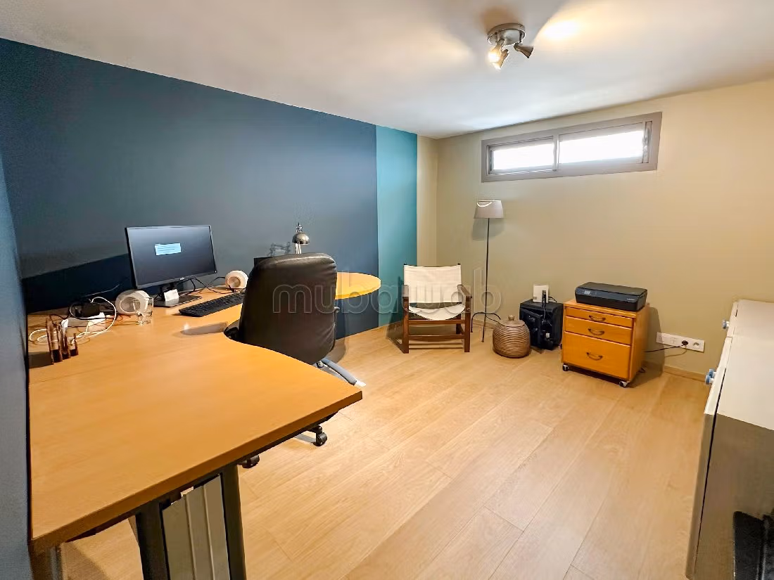 Alquiler villa de lujo. 3 bonitas habitaciones. Con muebles