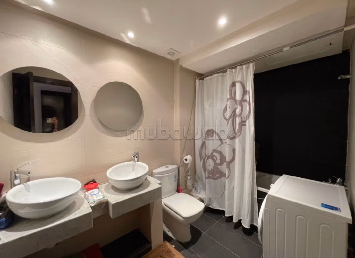 Appartement à vendre à Hay Mohammadi. 4 pièces. Bien meublé