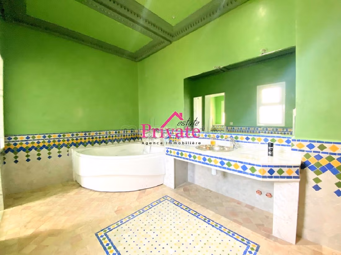 Alquiler villa de lujo en Jbel Kbir. 9 habitaciones grandes. Amueblado. 