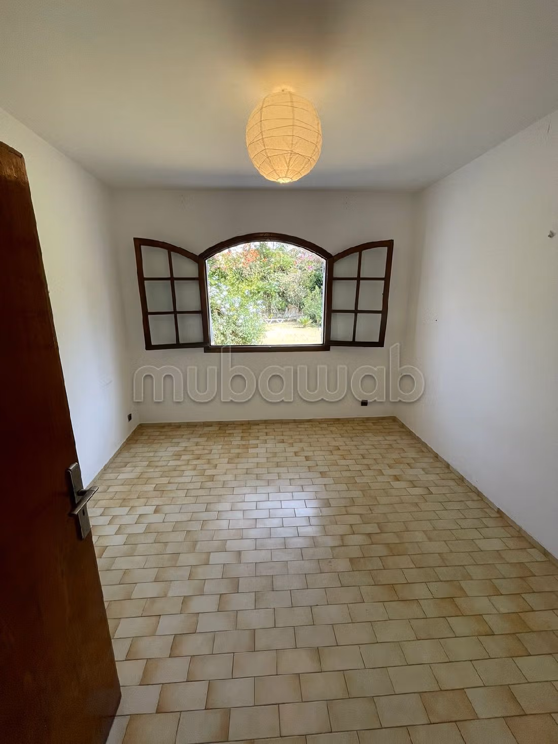 Luxury villa for rent in Souissi. 8 large rooms. Residence with caretaker, general air conditioning. 