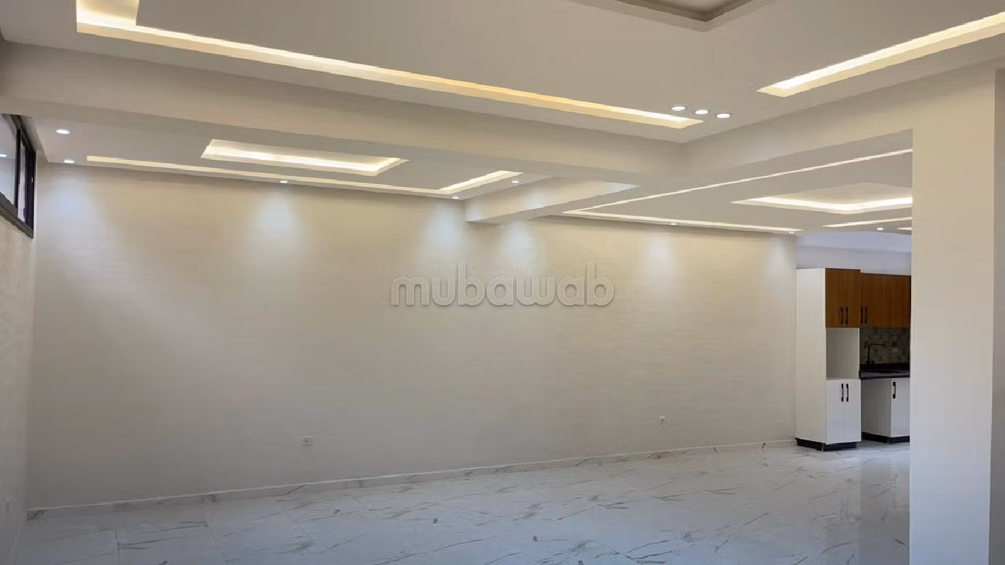 Luxury Villa for sale. 6 large living areas. Green areas, Balcony. 