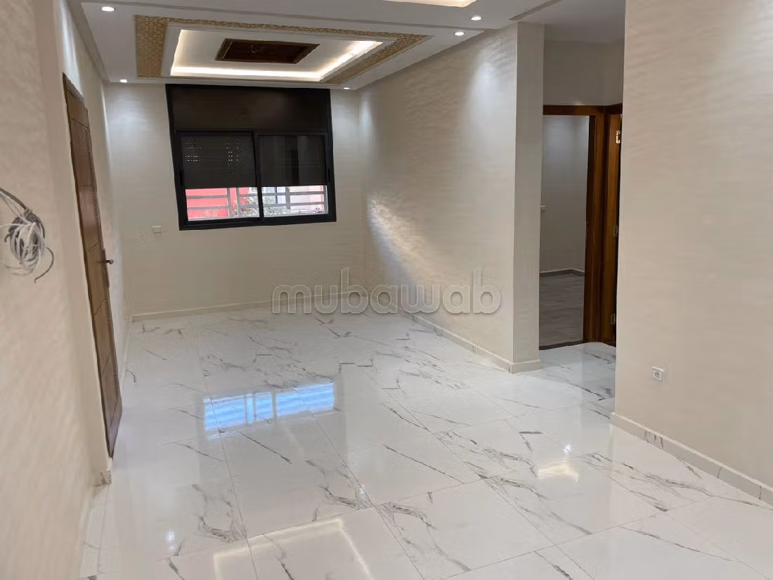 Luxury Villa for sale. 6 large living areas. Green areas, Balcony. 