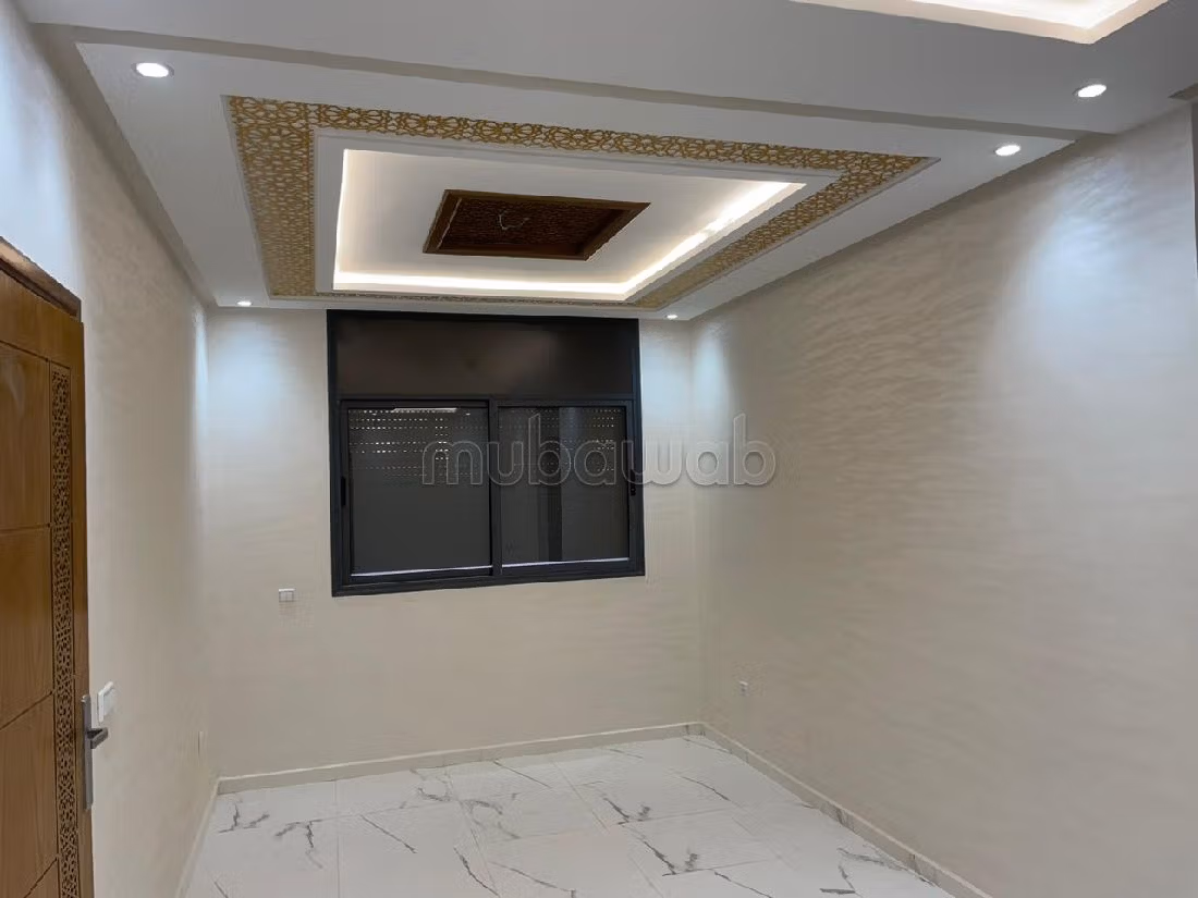 Luxury Villa for sale. 6 large living areas. Green areas, Balcony. 