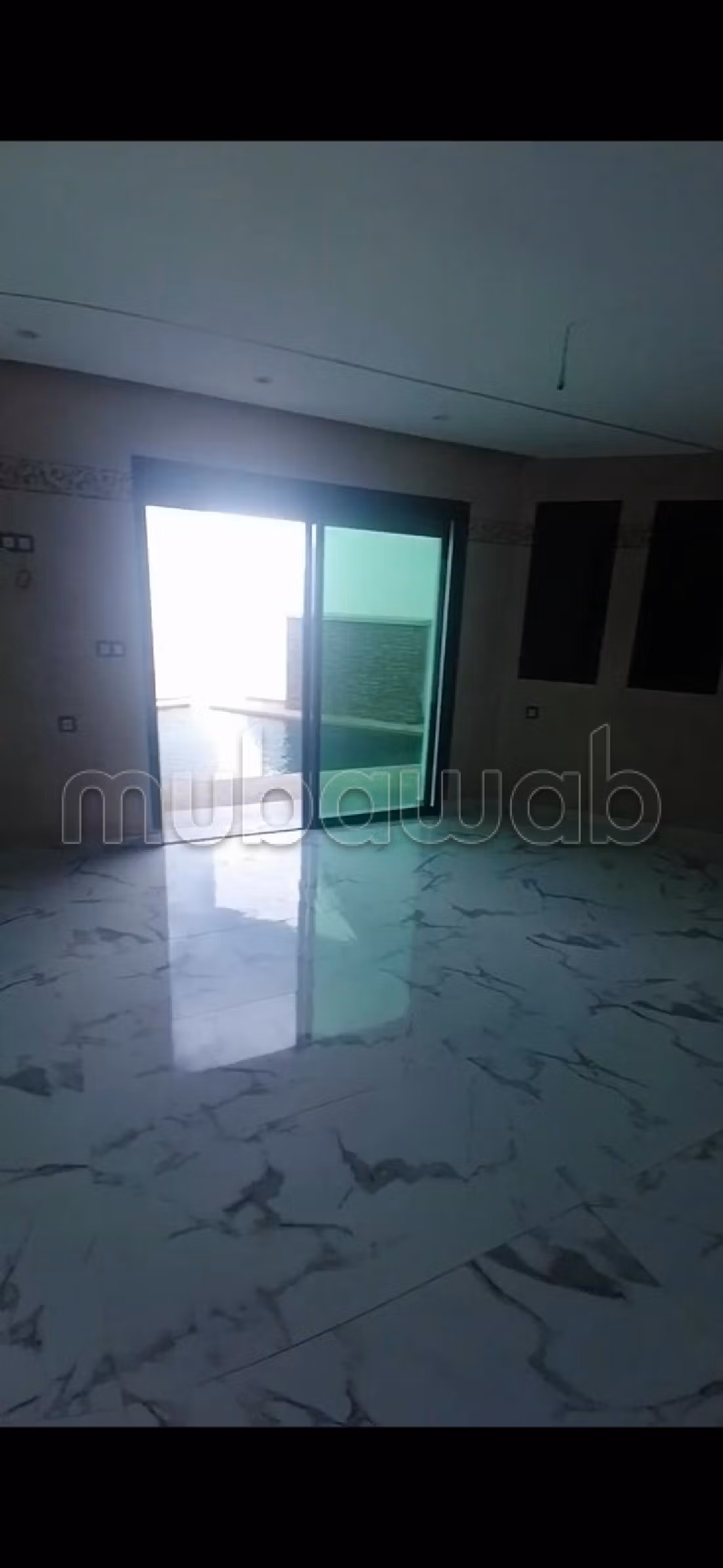 Magnífica villa en venta en Corniche. 9 habitaciones confortables. Piscina. 