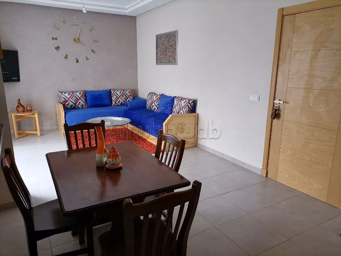 Piso en alquiler en Hay Toummert. 3 habitaciones. Bien amueblado. 