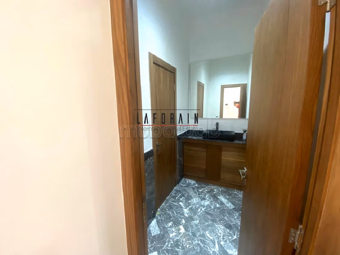 Villa de Luxe à Vendre – Confort et Élégance