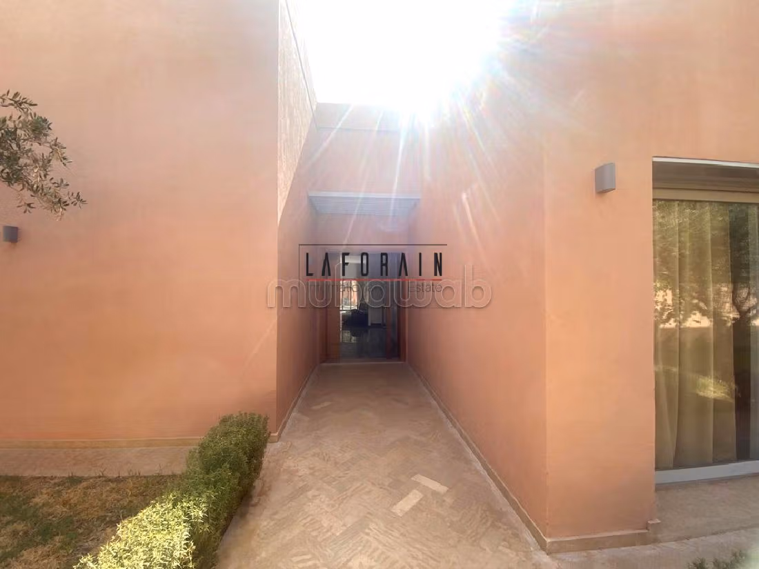 Villa de Luxe à Vendre – Confort et Élégance