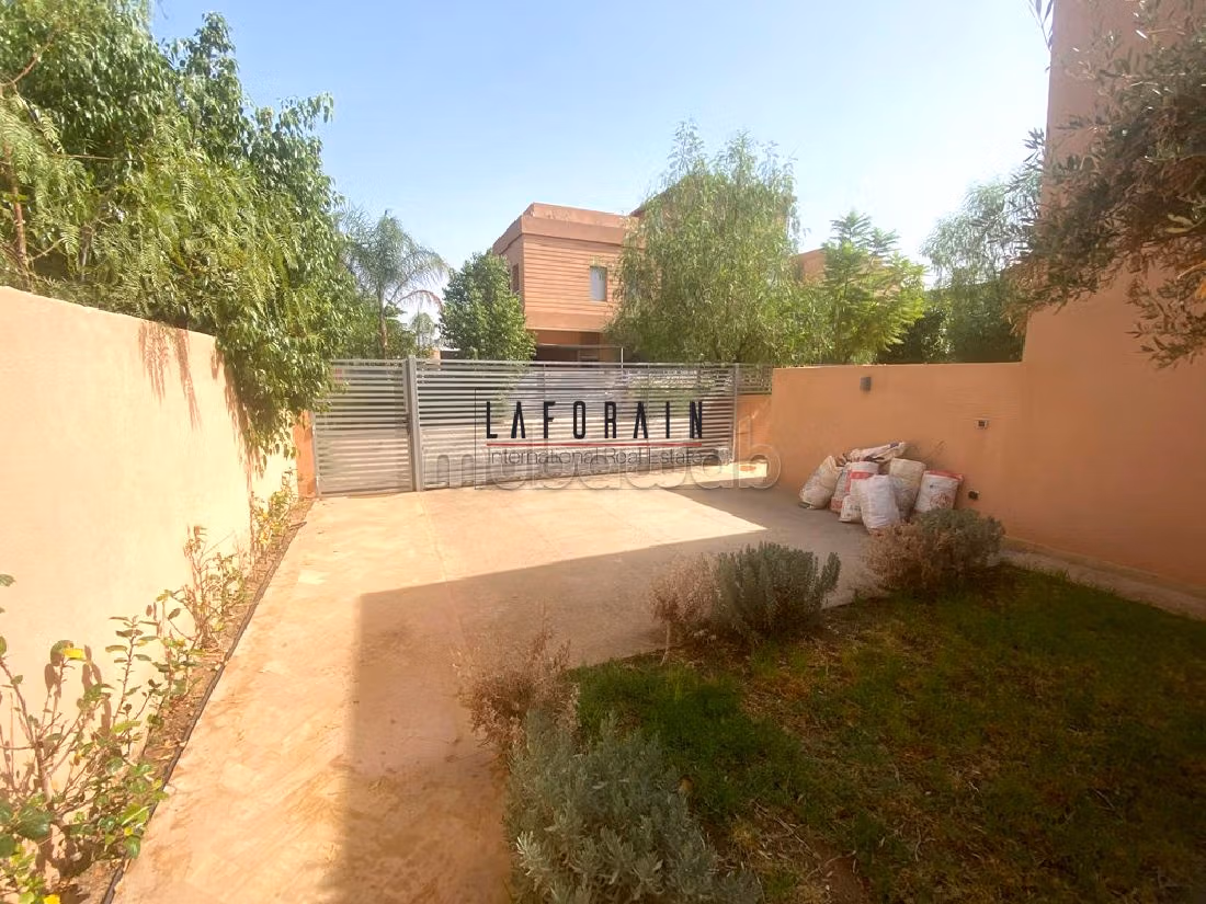 Villa de Luxe à Vendre – Confort et Élégance