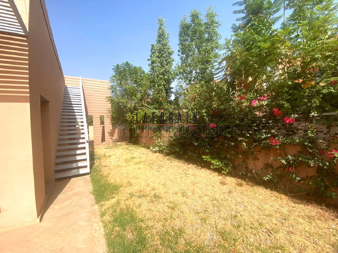 Villa de Luxe à Vendre – Confort et Élégance