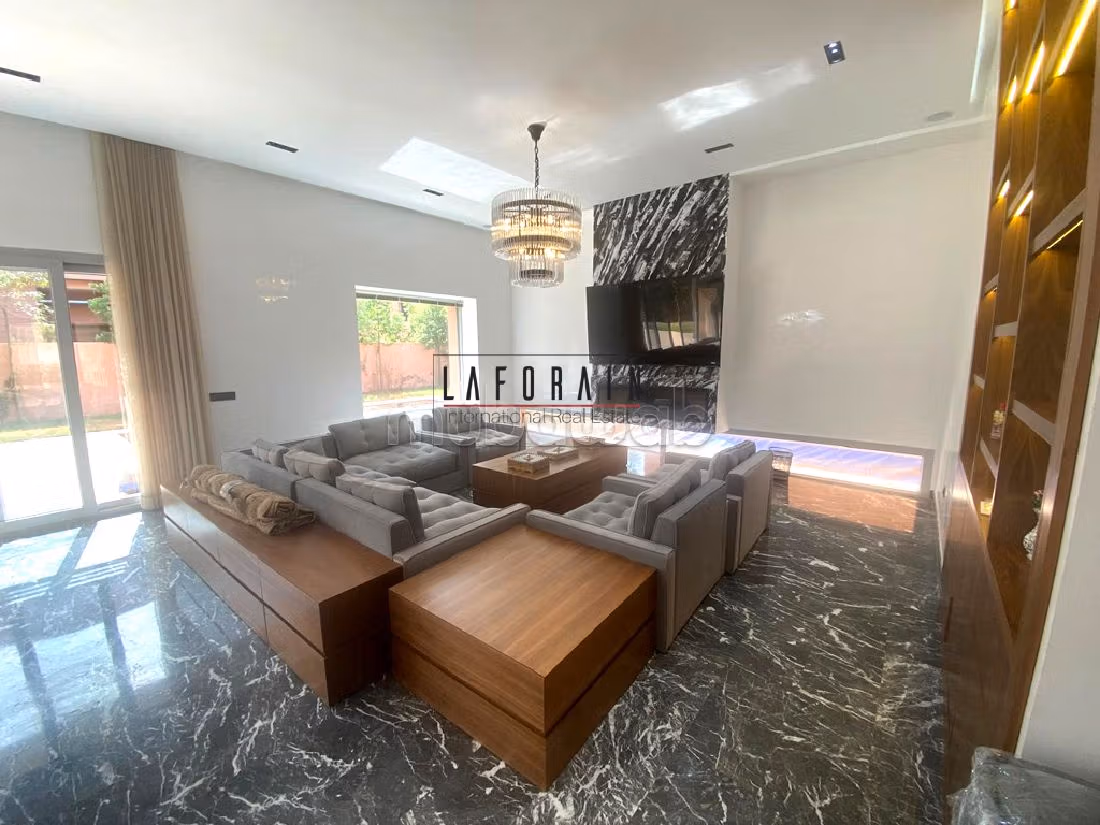 Villa de Luxe à Vendre – Confort et Élégance