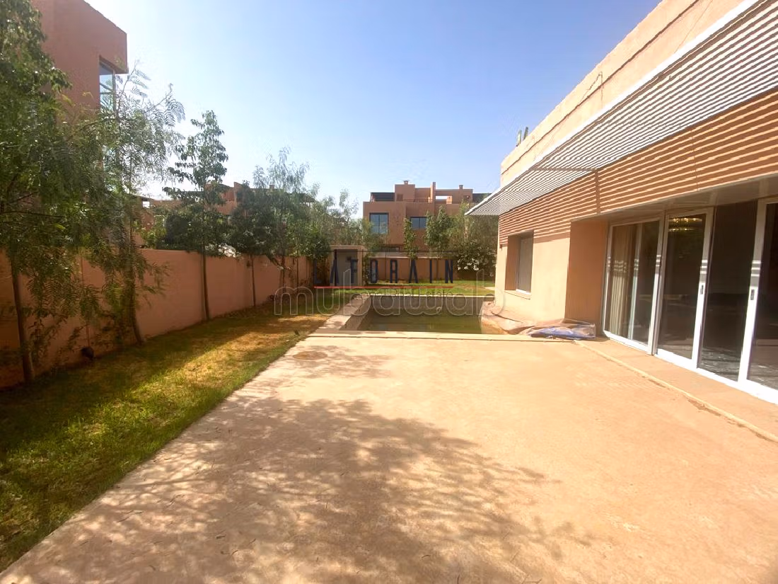 Villa de Luxe à Vendre – Confort et Élégance