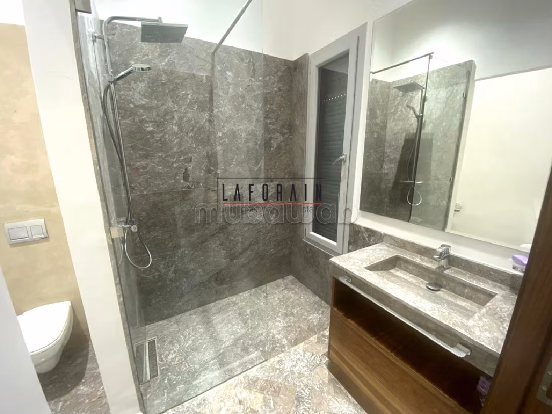 Villa de Luxe à Vendre – Confort et Élégance