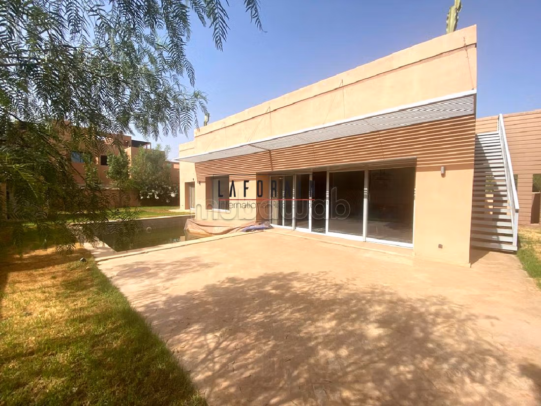 Villa de Luxe à Vendre – Confort et Élégance