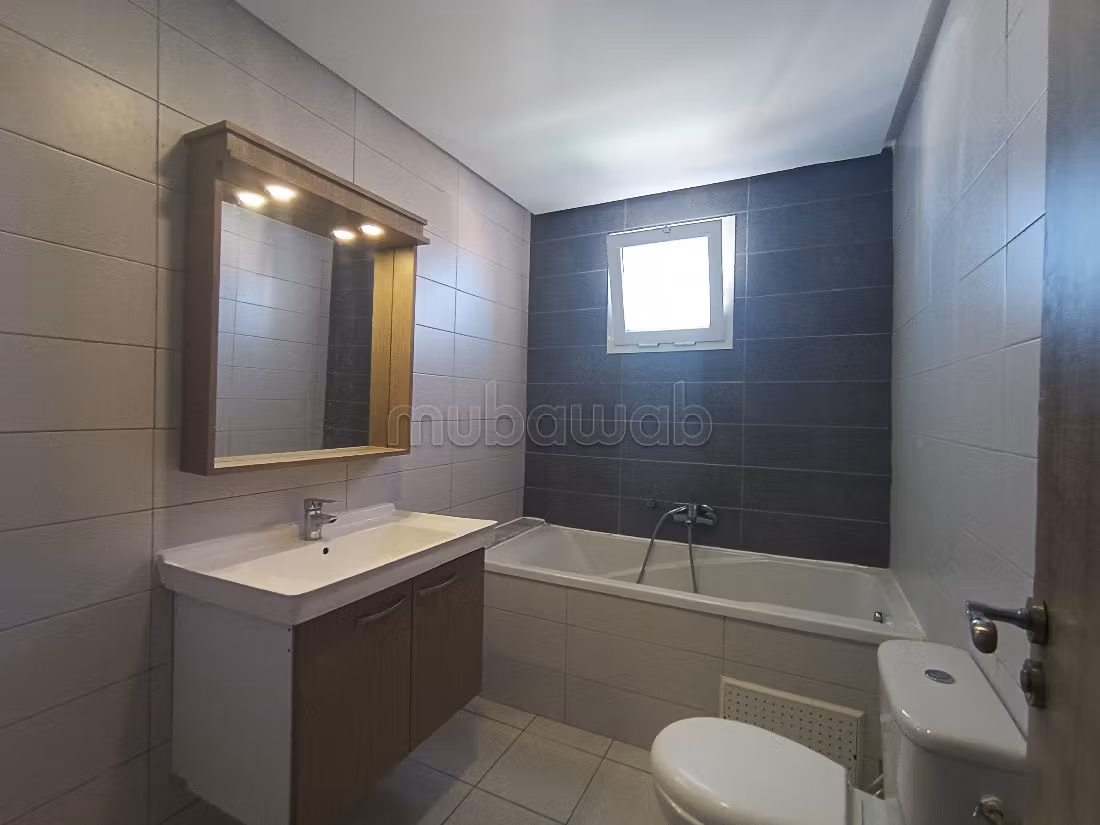 Apartment for rent in Aouina. 2 rooms. Double glazed windows and central heating. 
