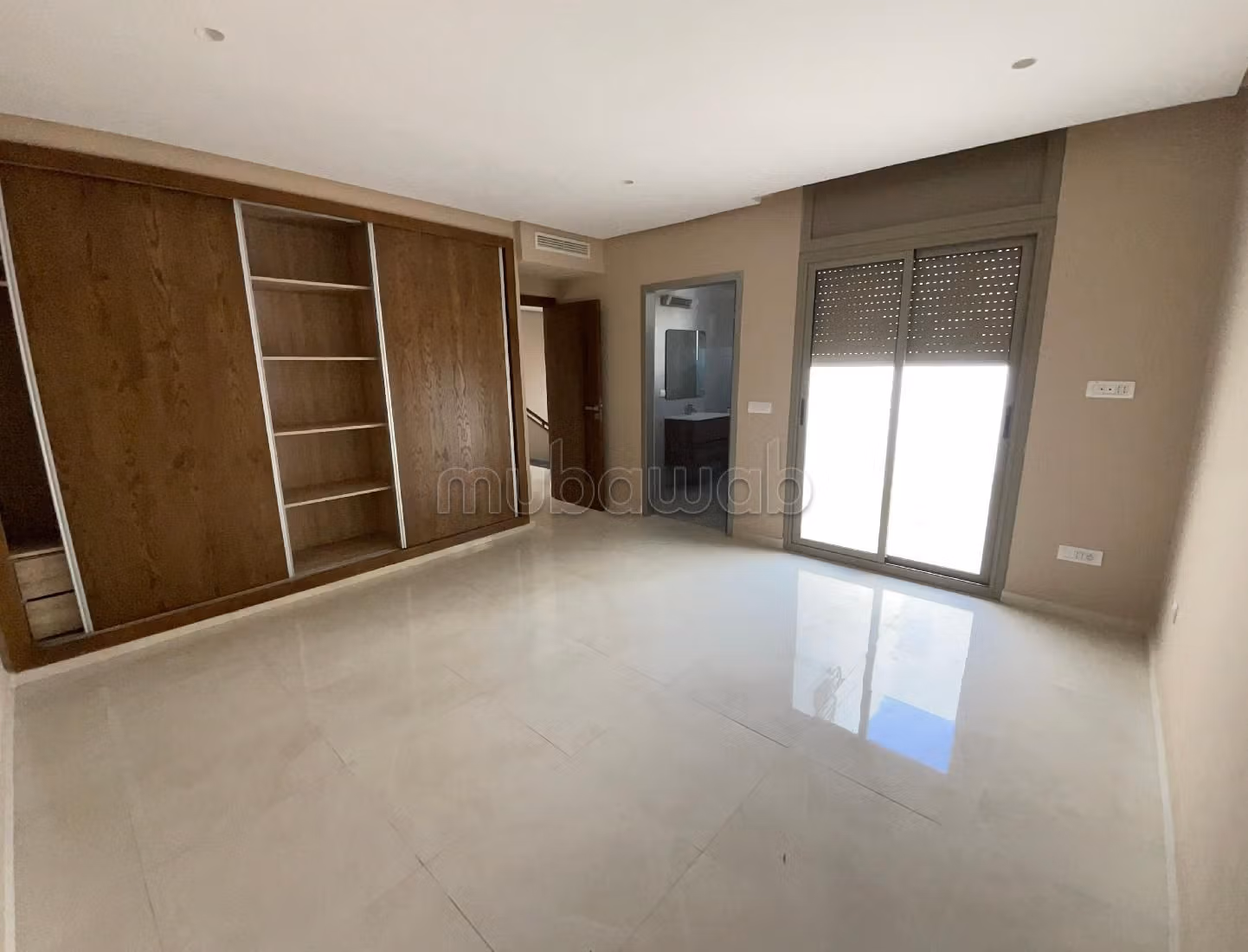 Meravigliosa villa in affitto a Souissi. 9 locali. Salotto tipico marocchino, sistema di sicurezza. 