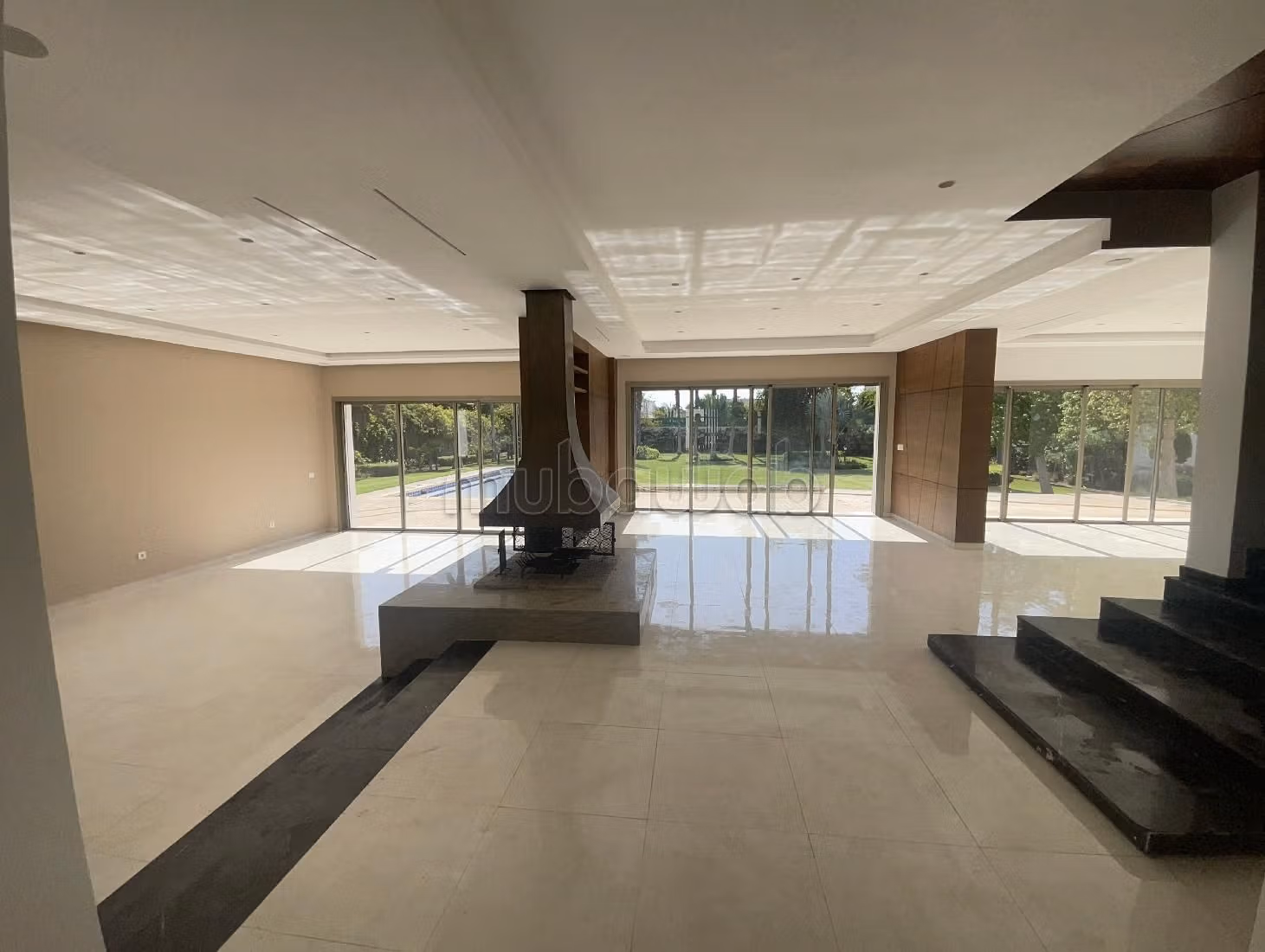 Meravigliosa villa in affitto a Souissi. 9 locali. Salotto tipico marocchino, sistema di sicurezza. 