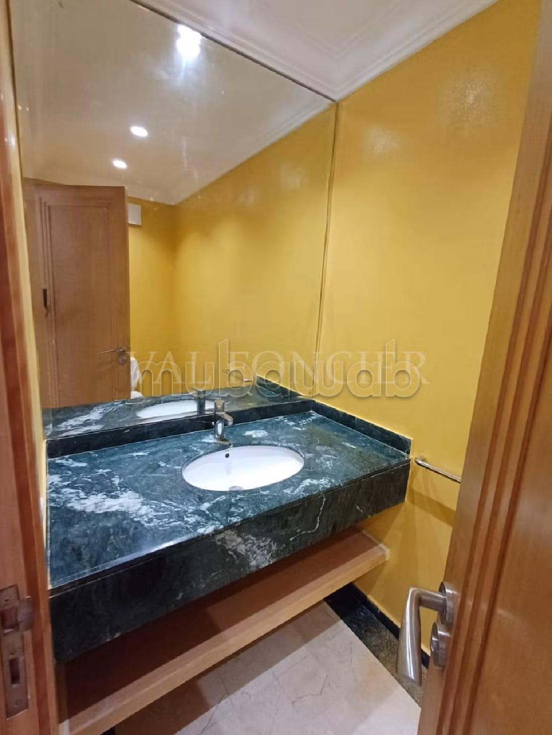 Magnifique appartement à Louer avec Terrasse Racine, Casablanca