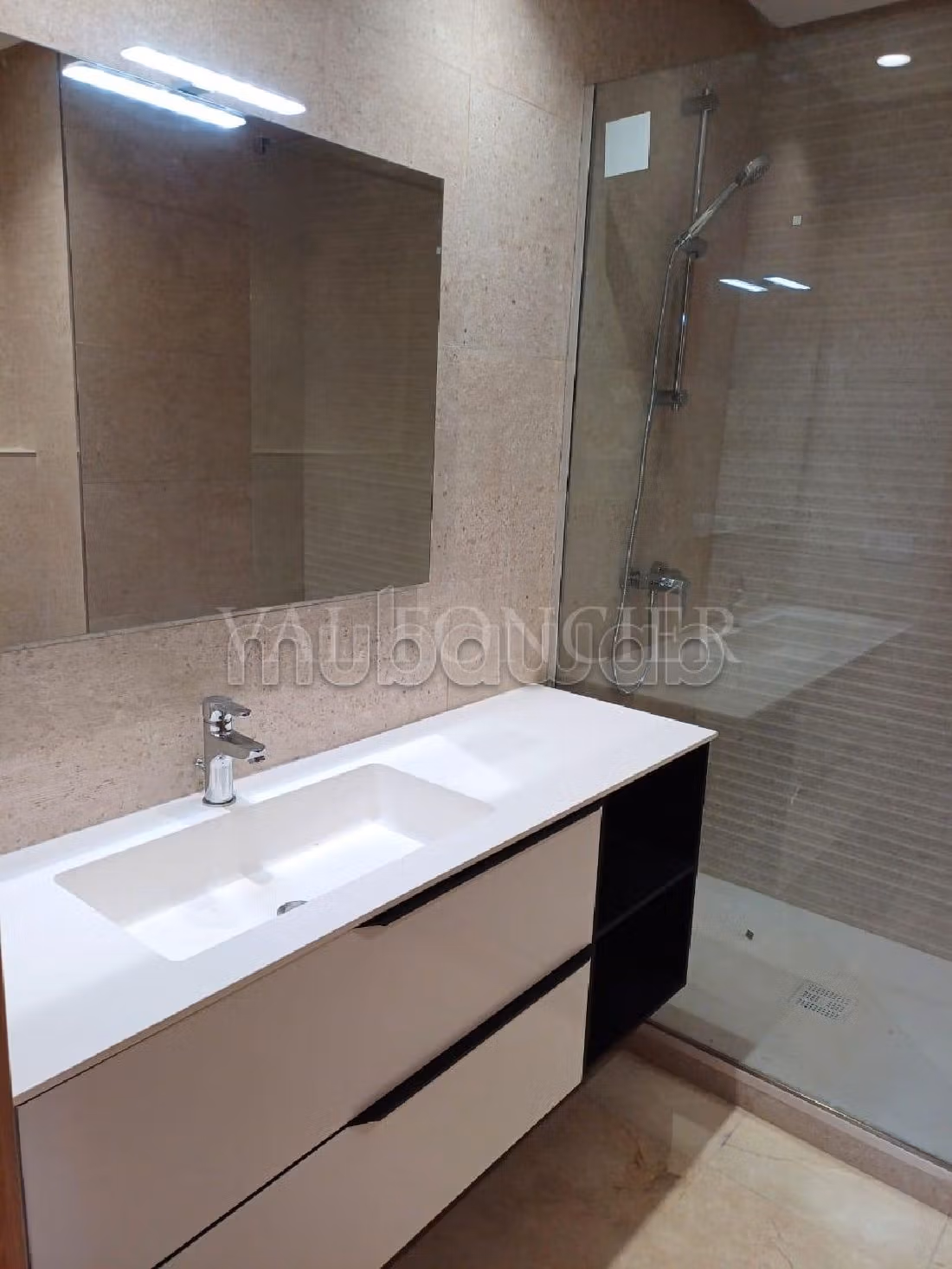 Magnifique appartement à Louer avec Terrasse Racine, Casablanca