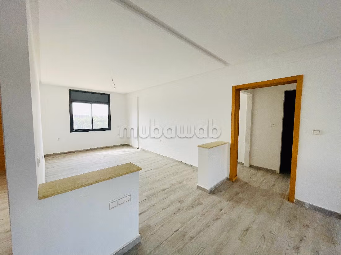 Oficinas en alquiler en Abattoirs. Superficie de 110 m². Conserje.